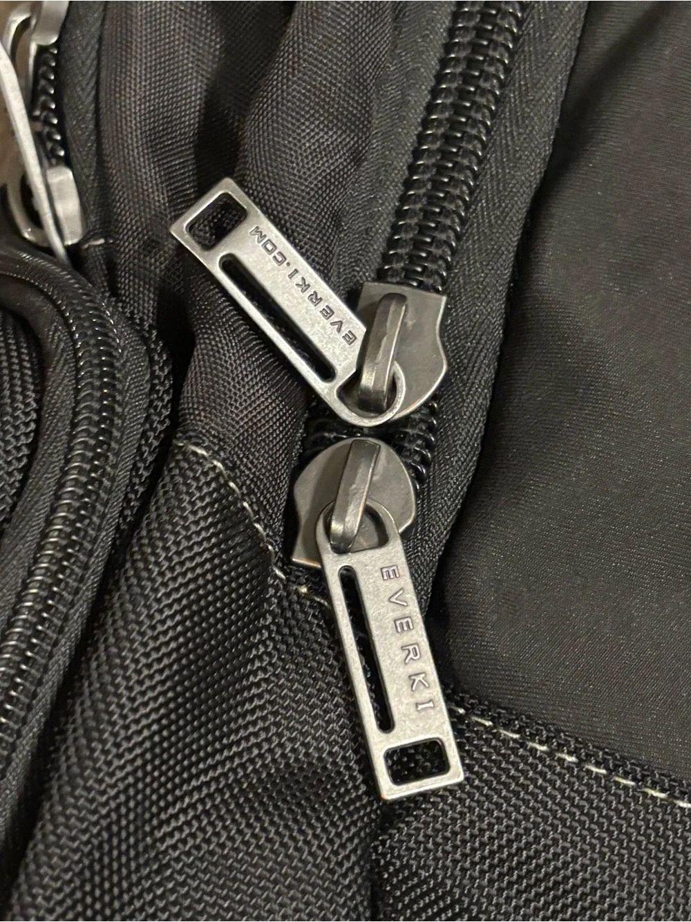 Everki black nylon